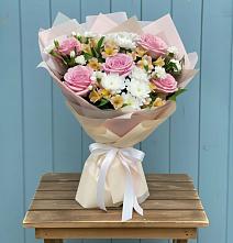 Букет цветов из:  Гвоздики, Орхидеи и Розы #REPLACE_PRED# Дорохово