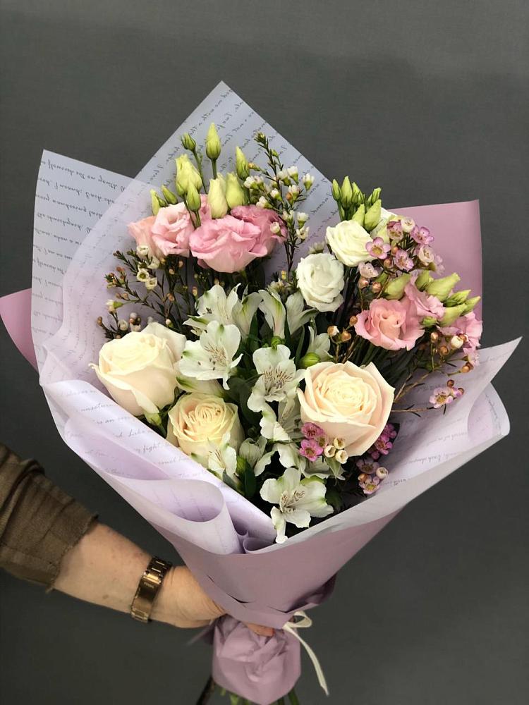 Букет цветов из: Альстромерии, Розы и Лизиантусы в Дорохово