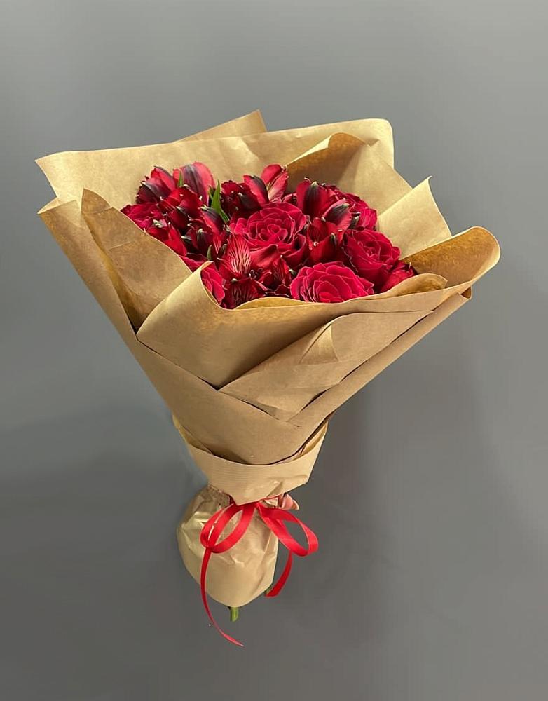 Букет цветов из: Альстромерии и Розы в Дорохово