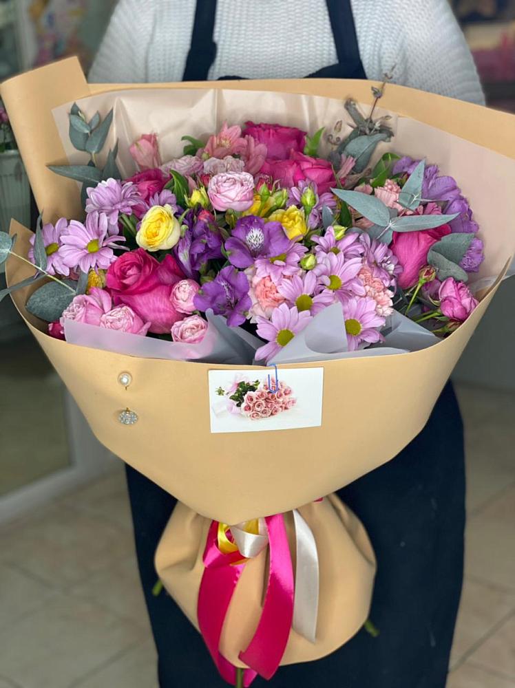 Букет цветов из: Хризантемы, Гвоздики и Альстромерии в Дорохово