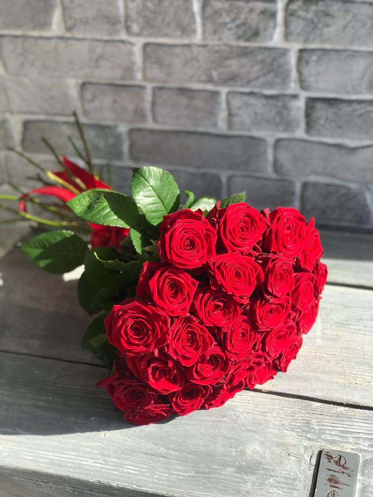 Букет Красные розы Фридом в Дорохово