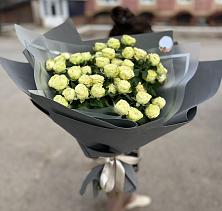 Букет Белые кустовые розы Солинеро в Дорохово