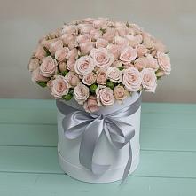 Цветочная композиция из Розы в шляпной коробке в Дорохово