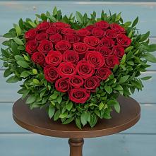 Цветочная композиция из Розы в виде сердца в Дорохово