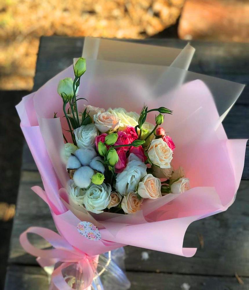 Букет цветов из: Розы и Лизиантусы в Дорохово