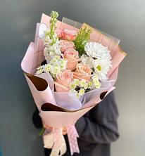 Букет цветов из:  Хризантемы и Розы в Дорохово