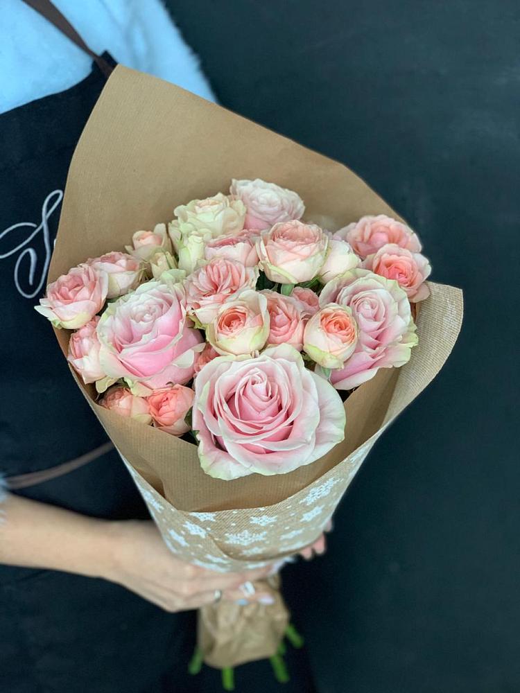 Букет цветов из: Хризантемы и Розы в Дорохово