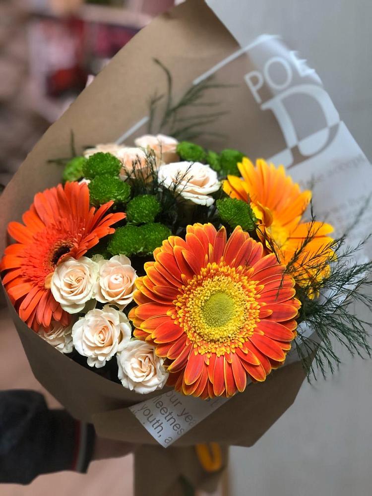Букет цветов из: Герберы, Хризантемы и Розы в Дорохово