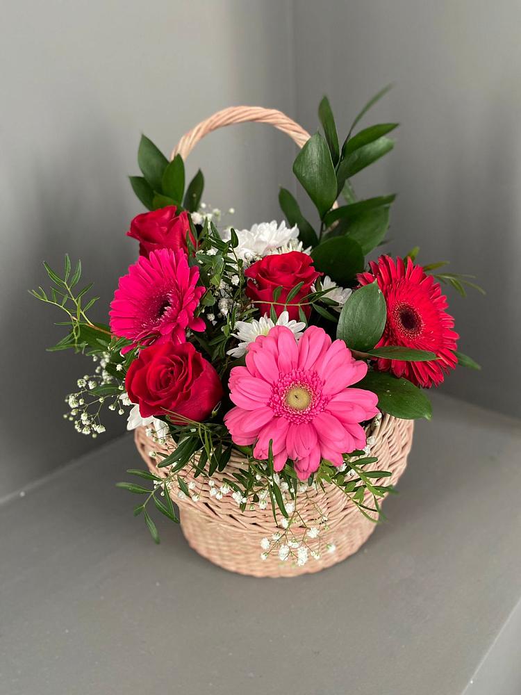Цветочная композиция из Розы, Хризантемы и Герберы в корзине в Дорохово