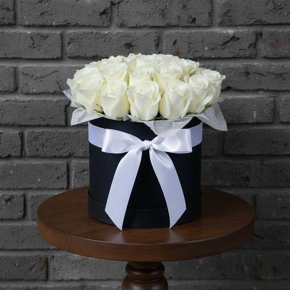 Цветочная композиция из Розы в шляпной коробке в Дорохово