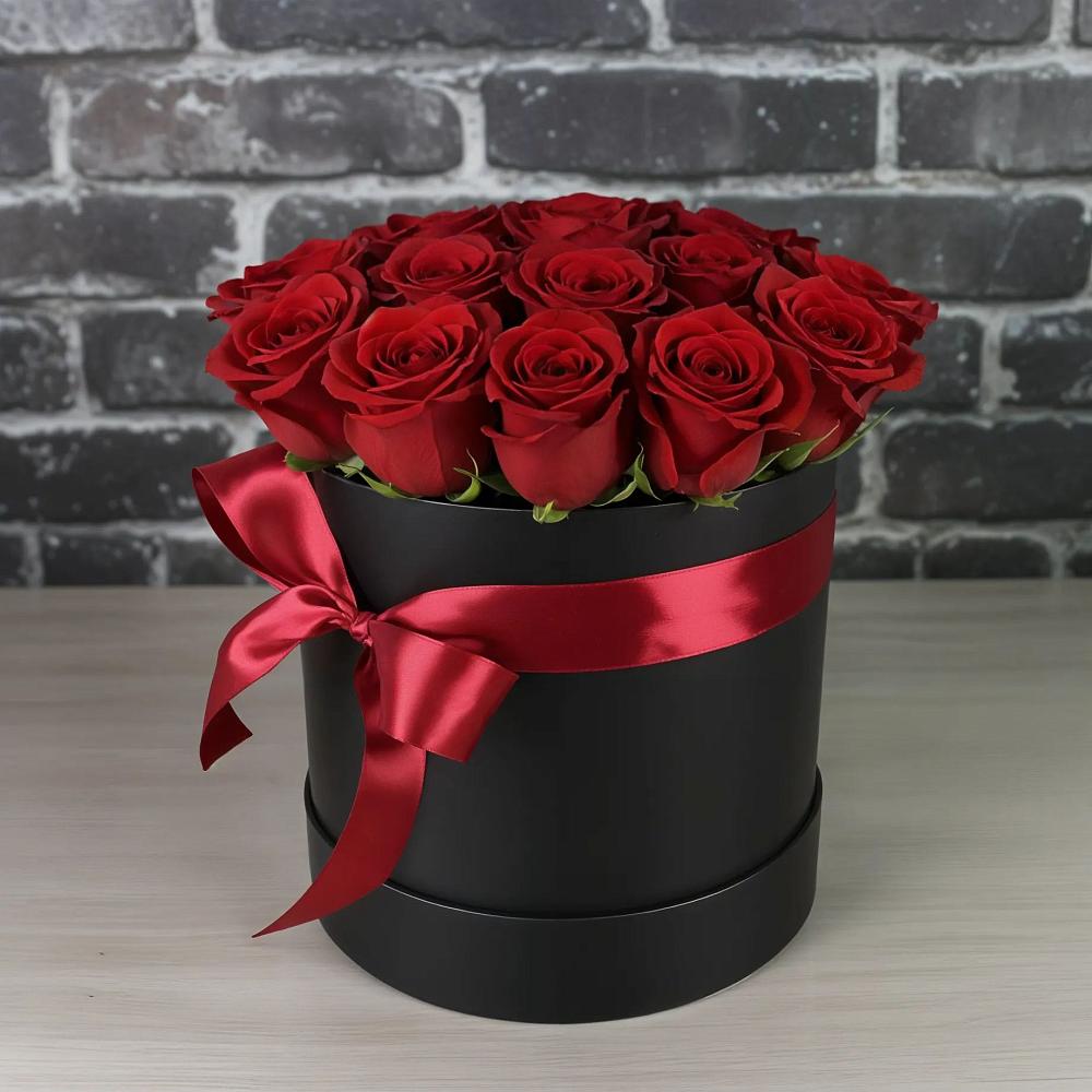 Цветочная композиция из Розы в шляпной коробке в Дорохово