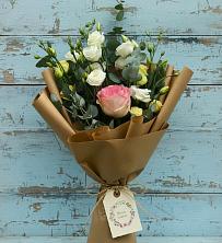 Букет цветов из:  Розы и Лизиантусы в Дорохово