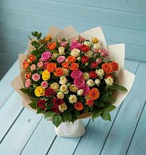 Букет Микс из разноцветных кустовых роз в Дорохово