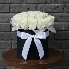 Цветочная композиция из Розы в шляпной коробке в Дорохово